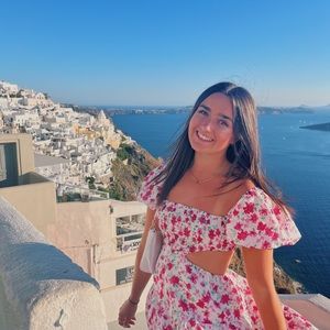 Meet your Posher, Hallie